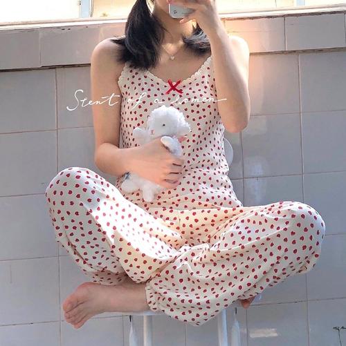 考生穿睡衣进场考试,考试穿衣服